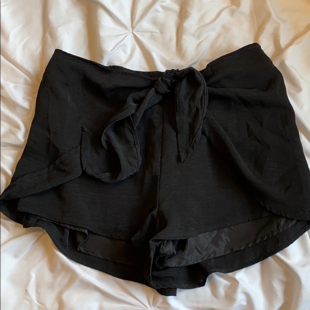 Black Fabric Waist Tie Shorts